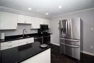 2883 Amy Dr, South Park, PA 15129 - Photo 5