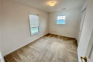 104 Fruit Ave, Farrell, PA 16121 - Photo 17