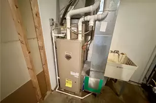 104 Fruit Ave, Farrell, PA 16121 - Photo 21