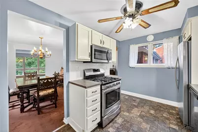 472 Amherst Avenue, Moon/Crescent Twp, PA 15108 - Photo 7
