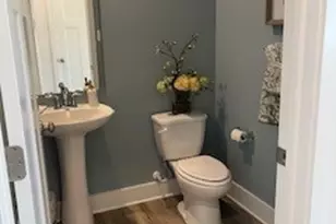 301 Stately Ct, Adams Township, PA 16046 - Photo 7