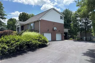 200 Bethany Dr, Hempfield Township, PA 15601 - Photo 3