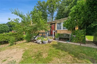 820 Maplewood Dr, Pittsburgh, PA 15234 - Photo 1