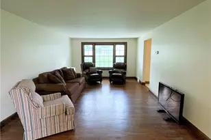 208 Mccartney Dr, Moon/Crescent Twp, PA 15108 - Photo 5