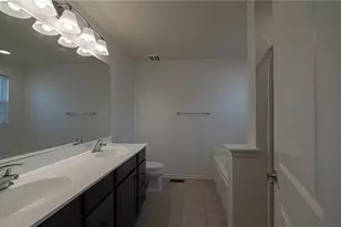 403 Pointe View Dr, Adams Township, PA 16046 - Photo 13