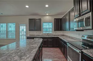 403 Pointe View Dr, Adams Township, PA 16046 - Photo 9