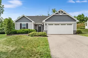 572 Birch Dr, Chartiers, PA 15342 - Photo 1