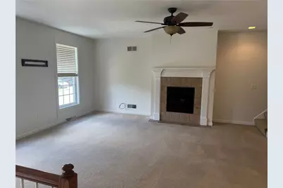 523 E Vanderbilt Ct, Adams Township, PA 16046 - Photo 9