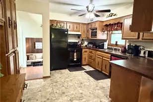 2935 Glenda Dr, Scott Township, PA 16101 - Photo 11