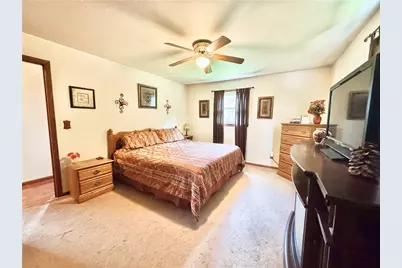 2935 Glenda Drive, Scott Township, PA 16101 - Photo 15