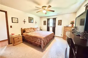 2935 Glenda Dr, Scott Township, PA 16101 - Photo 15