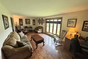 2935 Glenda Dr, Scott Township, PA 16101 - Photo 7
