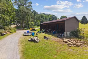 576 Stoney Run Rd, Derry Township, PA 15717 - Photo 9