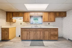 178 Locust St, Cecil, PA 15350 - Photo 17