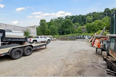 1641 Saw Mill Run Blvd, Pittsburgh, PA 15210 - Photo 27