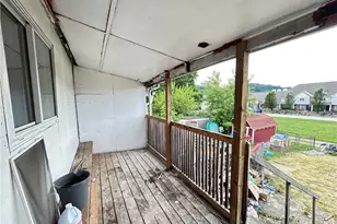 405 S 5th St, Jeannette, PA 15644 - Photo 11