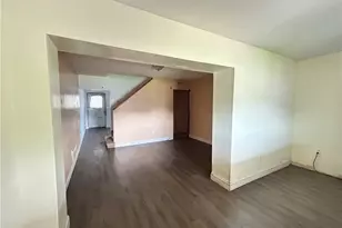 405 S 5th St, Jeannette, PA 15644 - Photo 9