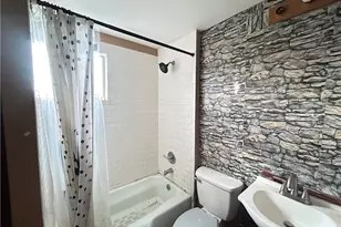 405 S 5th St, Jeannette, PA 15644 - Photo 13