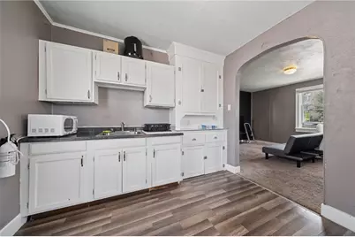 715 1/2 Armstrong #1/2, Apollo Boro, PA 15613 - Photo 9