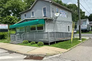 588 N Sharpsville Ave, Sharon, PA 16146 - Photo 1