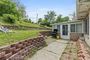 205 Veneze Dr, Robinson Twp, PA 15205 - Photo 29