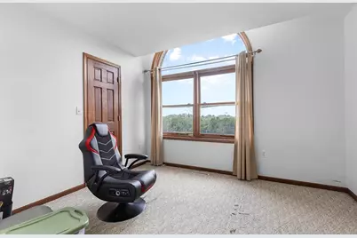 205 Veneze Dr, Robinson Twp, PA 15205 - Photo 21