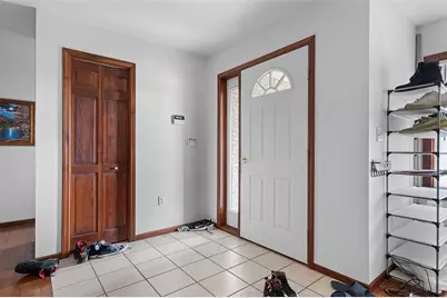 205 Veneze Dr, Robinson Twp, PA 15205 - Photo 7