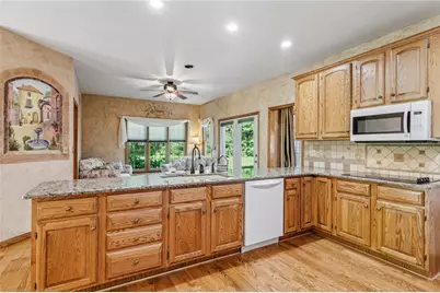 402 Woodland Dr, Wilmington Township, PA 16142 - Photo 13