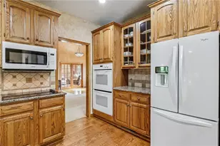 402 Woodland Dr, Wilmington Township, PA 16142 - Photo 11