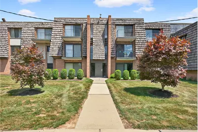 631 Forest Green Dr, Moon/Crescent Twp, PA 15108 - Photo 3