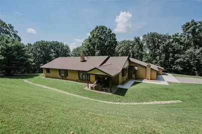 621 Highland Dr, Rayne Township-Ernest, PA 15747 - Photo 13