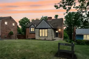 1229 Pinewood Dr, Pittsburgh, PA 15243 - Photo 1