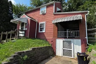 956 Jefferson Dr, Clairton, PA 15025 - Photo 1