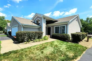 33 Golfwood Dr, Hermitage, PA 16148 - Photo 1