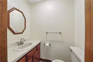 138 Evandale Dr, Green Tree, PA 15220 - Photo 23