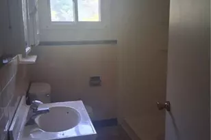 587 E Pittsburgh St, Greensburg, PA 15601 - Photo 11