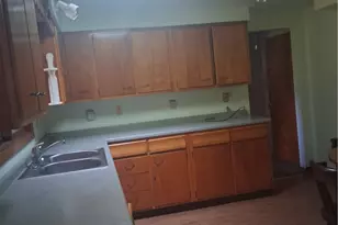 587 E Pittsburgh St, Delmont, PA 15601 - Photo 5