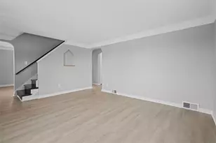 540 Center Hill Rd, Pittsburgh, PA 15239 - Photo 5