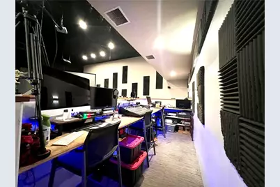 550 W George St, Carmichaels-Cumberland, PA 15320 - Photo 25