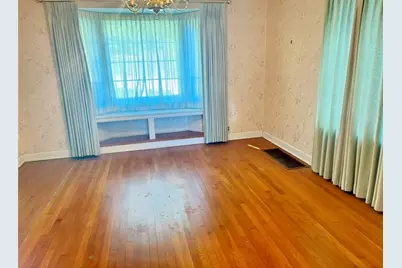 705 California Ave, Ellwood City, PA 16117 - Photo 9