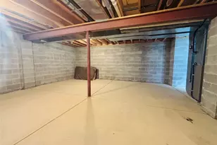 705 California Ave, Ellwood City, PA 16117 - Photo 21