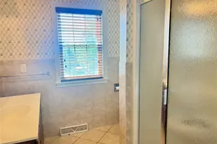 705 California Ave, Ellwood City, PA 16117 - Photo 5