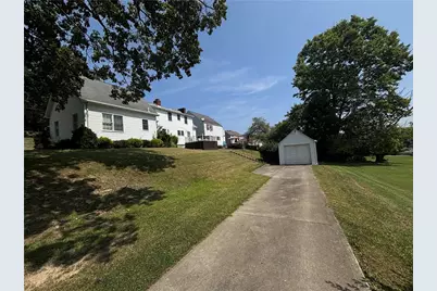 705 California Ave, Ellwood City, PA 16117 - Photo 25