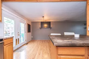 325 Sunridge Dr, Economy, PA 15042 - Photo 9