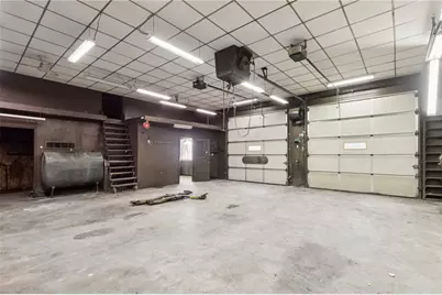 3052 Boughter Dr, Shenango Township, PA 16101 - Photo 9