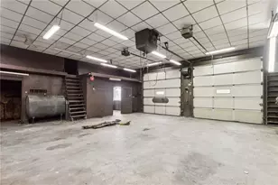 3052 Boughter Dr, Shenango Township, PA 16101 - Photo 9