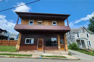 716 Hawthorne St, Vandergrift, PA 15690 - Photo 1