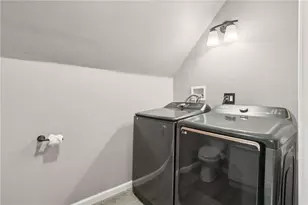 38 Watson Blvd, Observatory Hill, PA 15214 - Photo 37