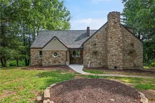 1042 Beacon Hill Rd, Richland, PA 15044 - Photo 1