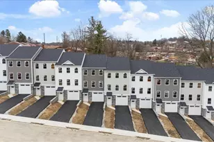 131 Bella Vis Dr, Pittsburgh, PA 15236 - Photo 1